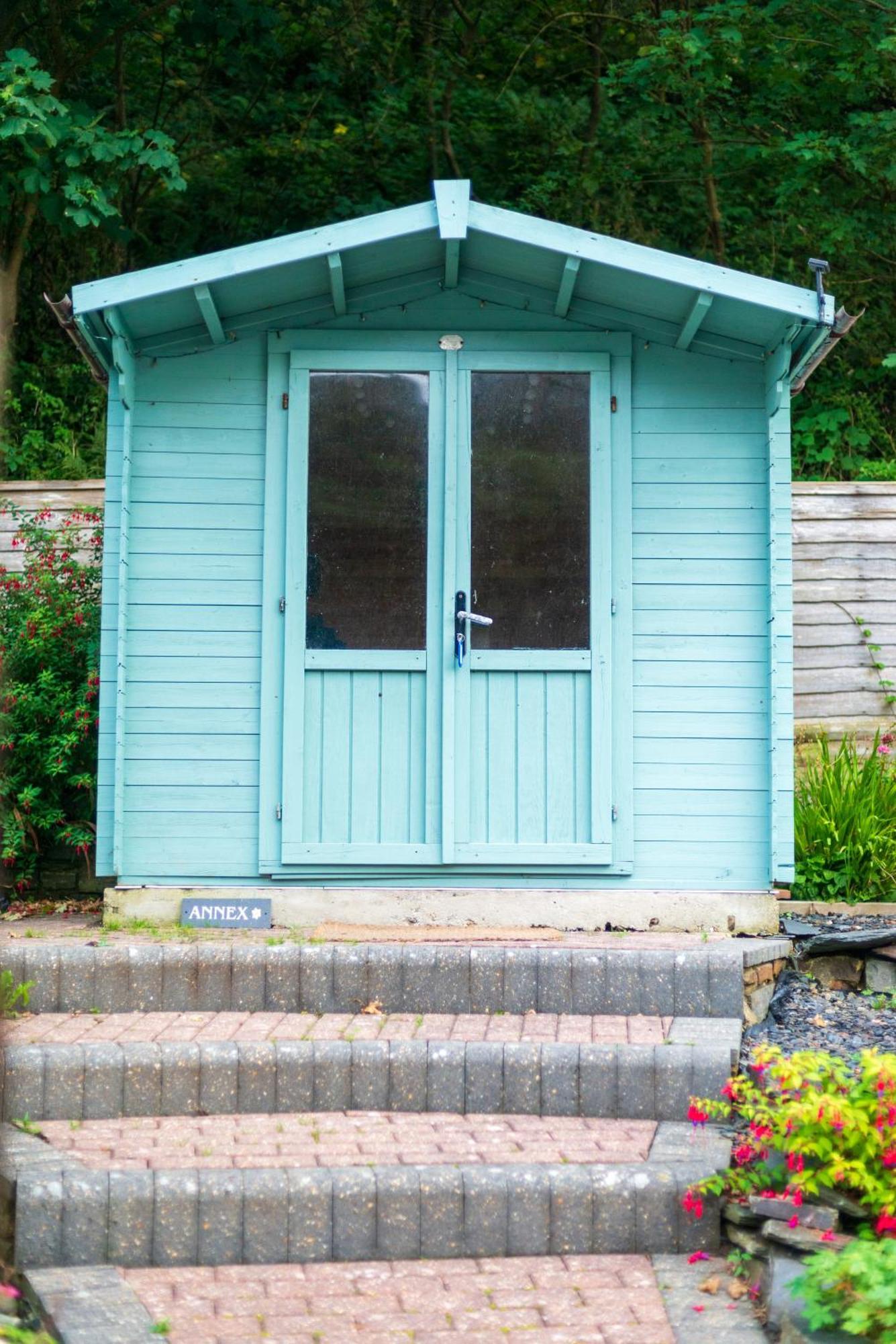 Riverside Bothy In Heart Of Scenic Harbour Village Сольва Экстерьер фото