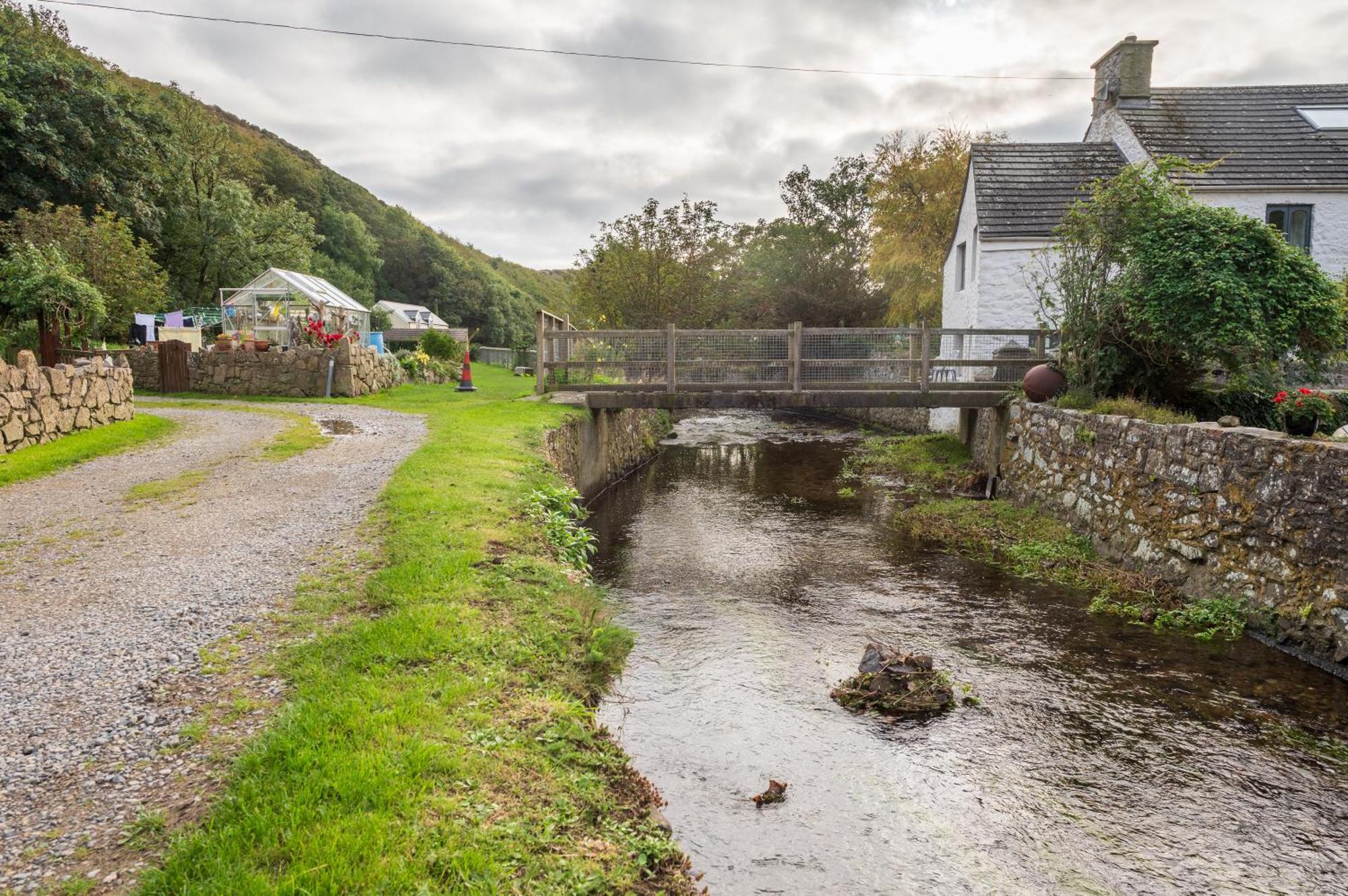 Riverside Bothy In Heart Of Scenic Harbour Village Сольва Экстерьер фото