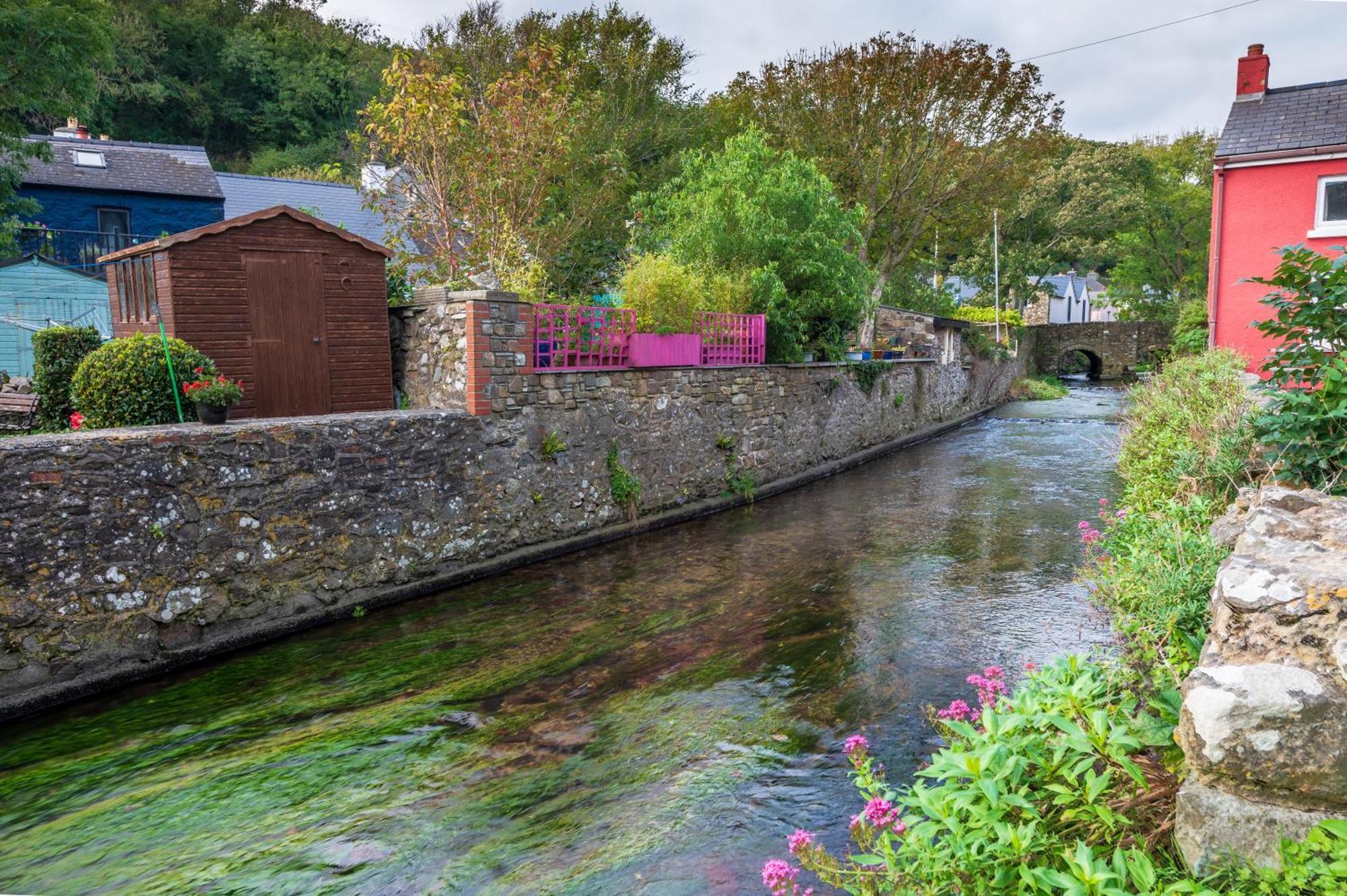 Riverside Bothy In Heart Of Scenic Harbour Village Сольва Экстерьер фото